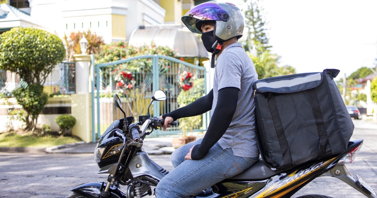motorcycle delivery rider business