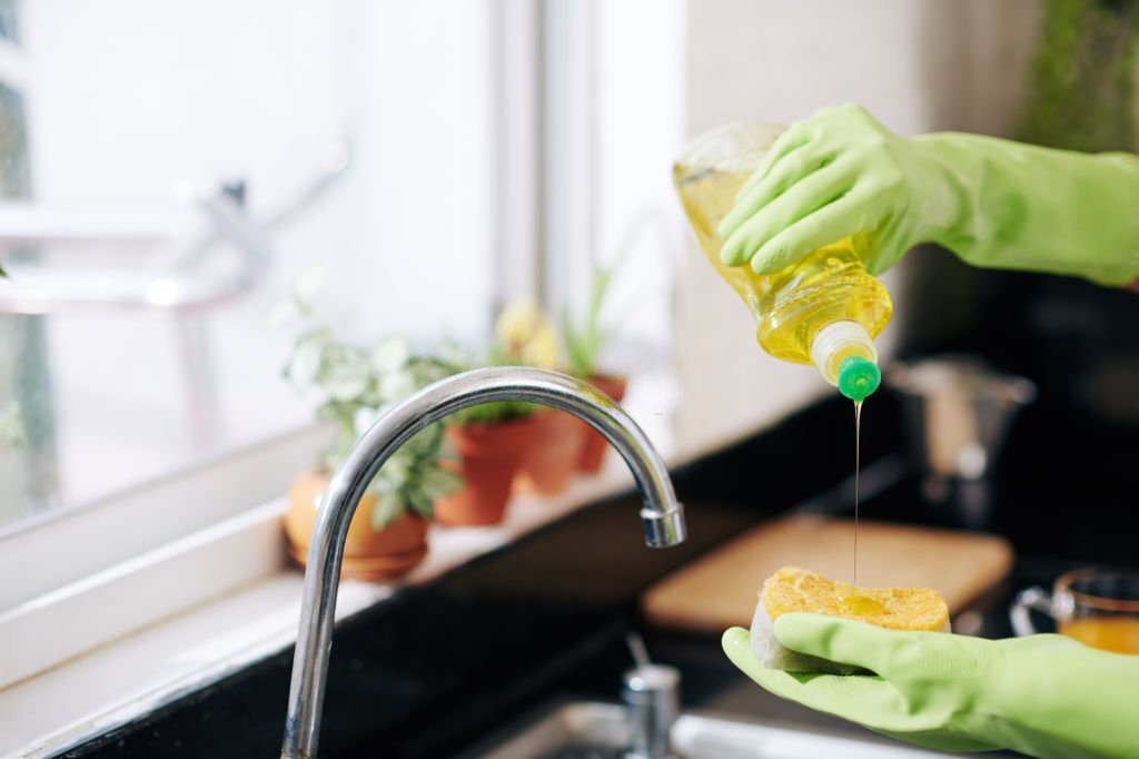 5 Easy Steps On How To Start A Dishwashing Liquid Business