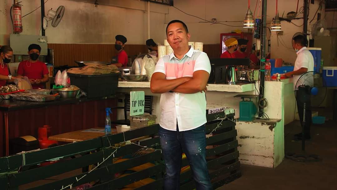 Former 'Kariton' Vendor Becomes A Millionaire, Thanks To Bestselling Pares-Mami