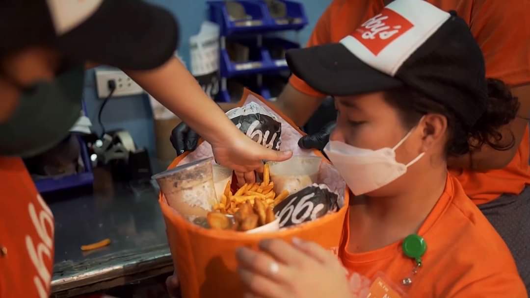 Burger Shop In Cebu Gives Job Opportunities For PWD