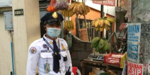 Security Guard Opens A Fruit Store With No Attendant, Relies On Customers’ Honesty